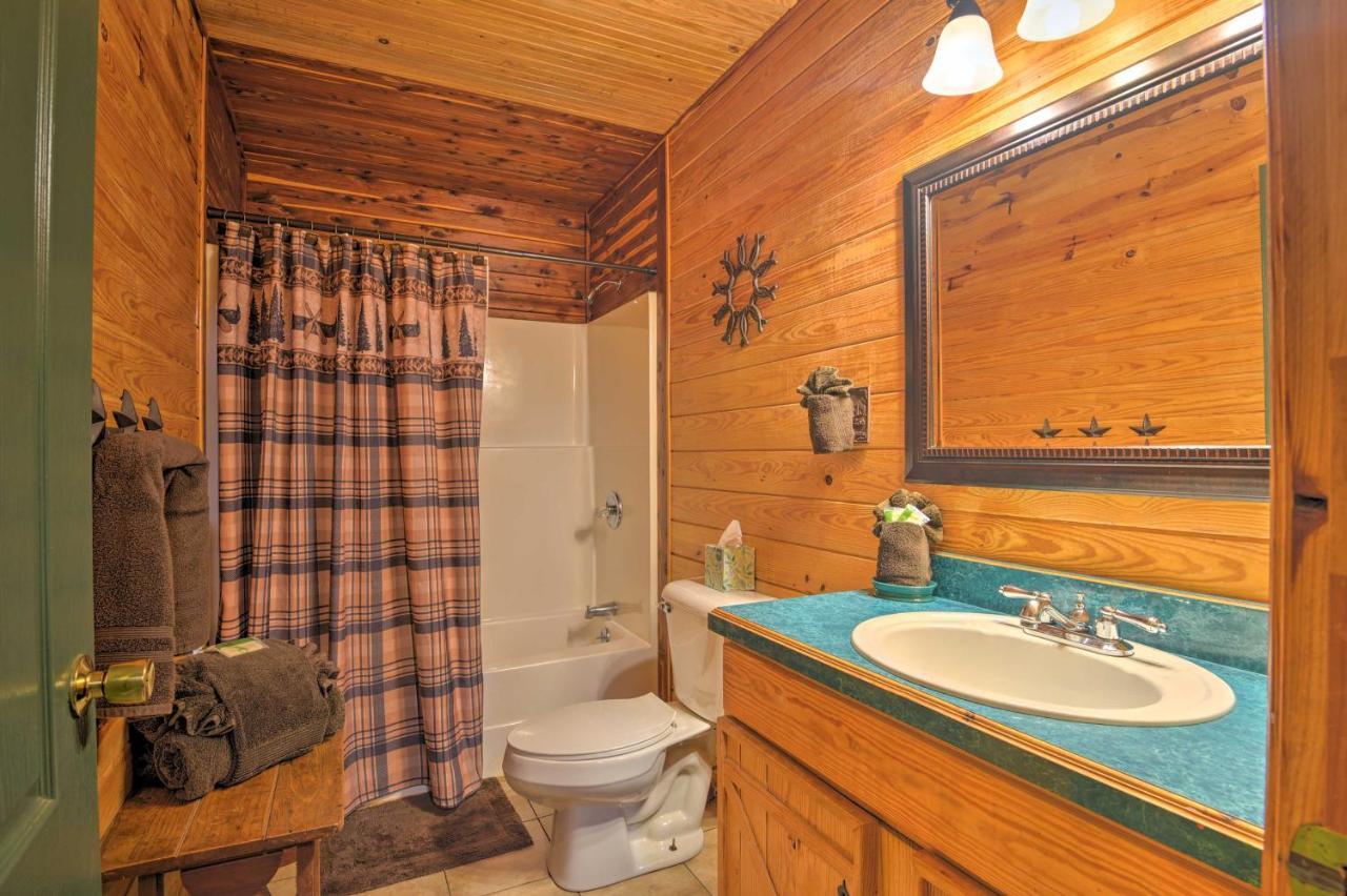 Hochatown Hideaway With Hot Tub, Grill And Fire Pit! Villa Stephens Gap ภายนอก รูปภาพ
